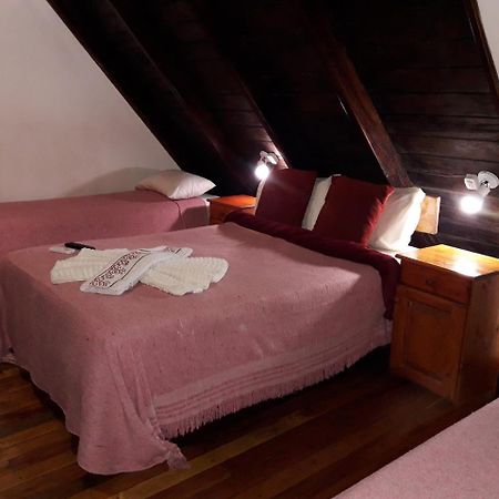 Petit Hotel Caraguata Пуерто Игуасу Екстериор снимка