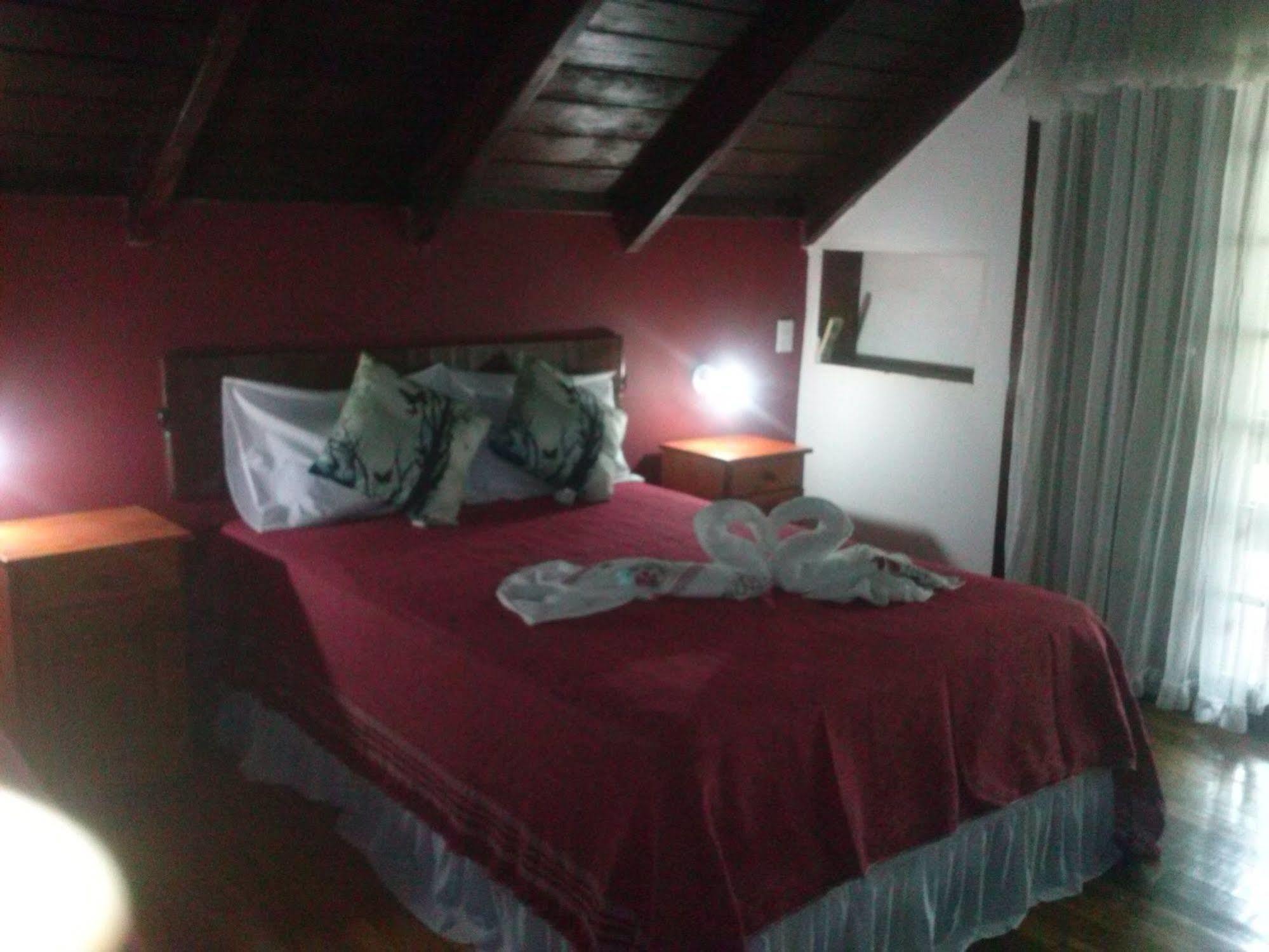 Petit Hotel Caraguata Пуерто Игуасу Екстериор снимка