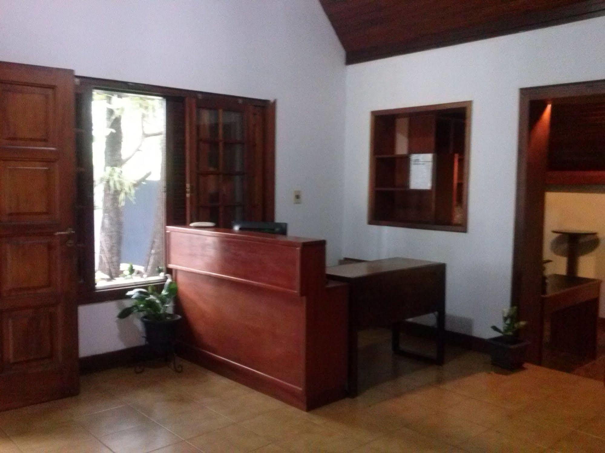 Petit Hotel Caraguata Пуерто Игуасу Екстериор снимка